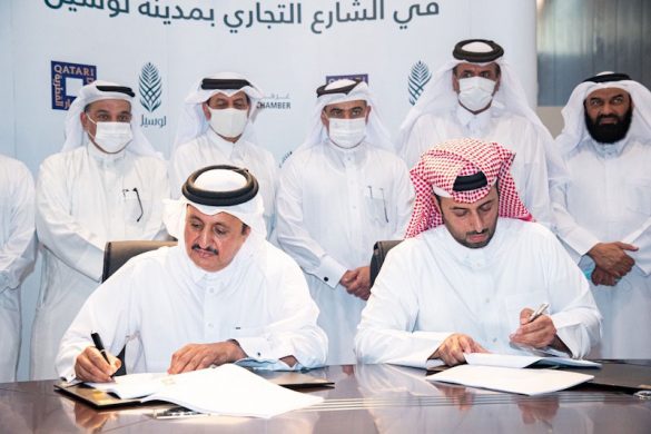 HE Sheikh Khalifa bin Jassim Al Thani and Engineer Abdulla bin Hamad Al Attiyah sign the agreement