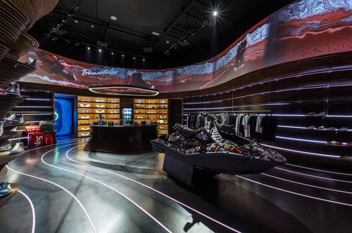 New Iconic Sneaker and Streetwear Store Opens in Doha Design District