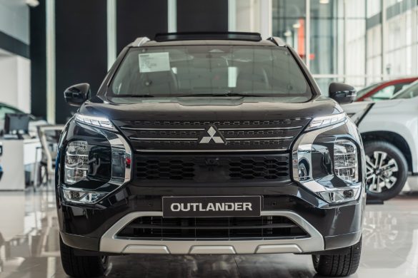 New Mitsubishi Outlander pr cover